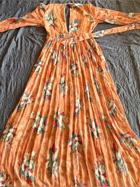 Elegant Orange Floral V-Neck Pleated Maxi Dress